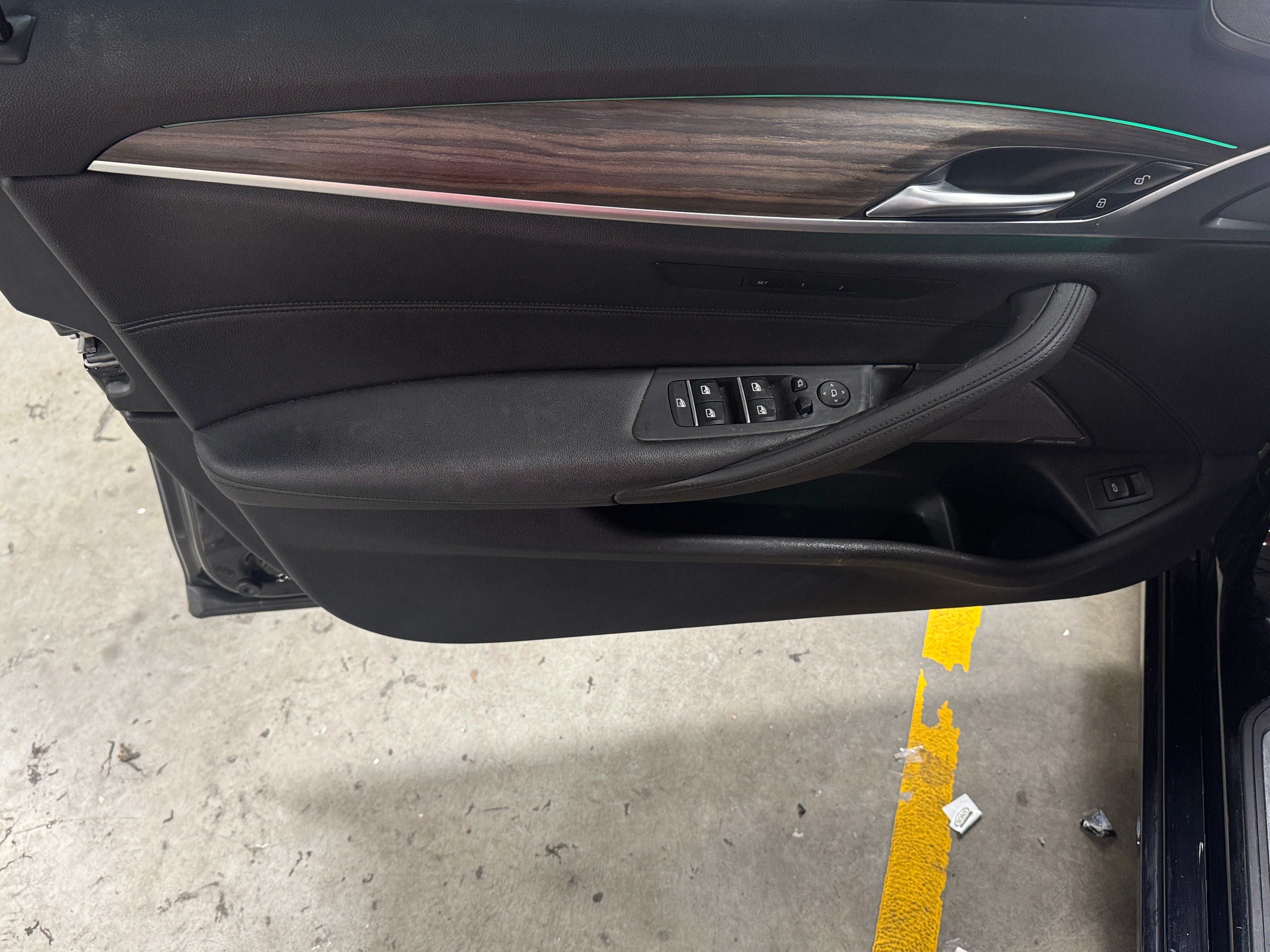 bmw 5 series 2020 WBAJR3C0XLCE45193 image bmw 5 series 2020 WBAJR3C0XLCE45193 image